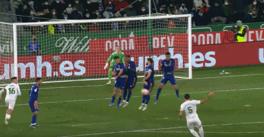 里程碑，伊尔迪兹替补出场迎来尤文生涯第100场正式比赛